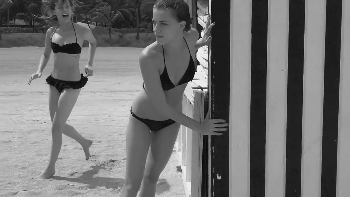 Amber Heard Bikini Pictures. 