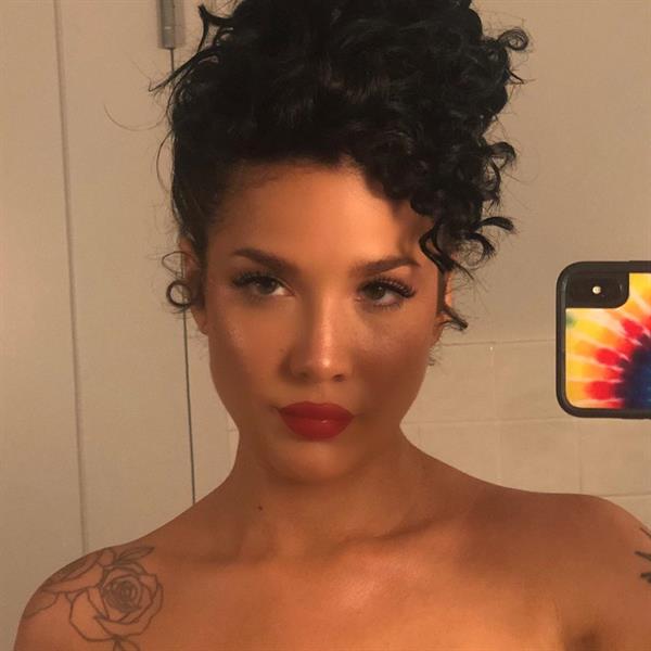 Halsey nude new photo she shared on instagram.


















































































