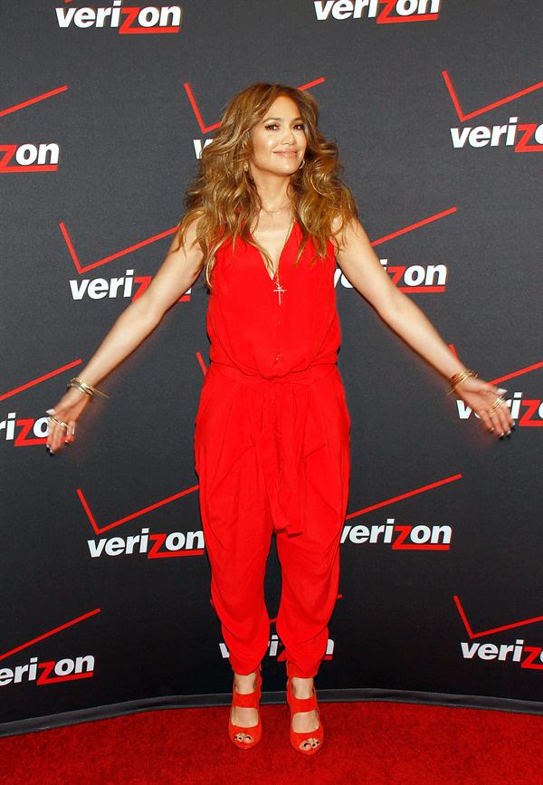 Jennifer Lopez Verizon Wireless meet Jennifer Lopez Flyaway Contest in Santa Monica on January 26, 2013