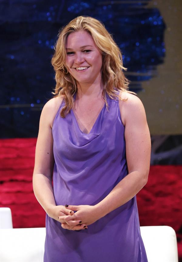 Julia Stiles