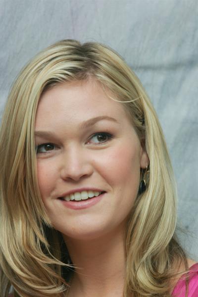 Julia Stiles