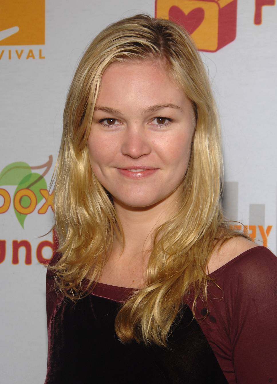 Julia Stiles