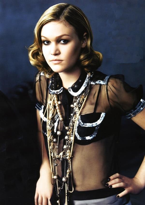 Julia Stiles