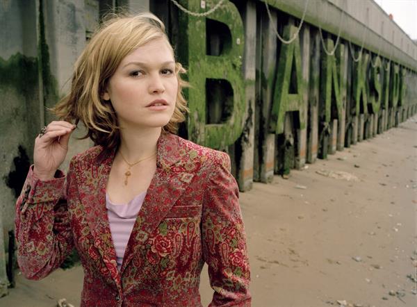 Julia Stiles