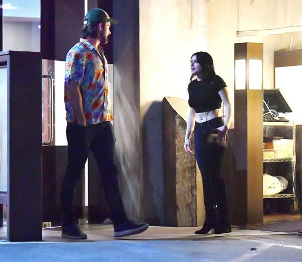 Ariel Winter is dating a new guy seen by paparazzi out for dinner in a sexy little black top.












