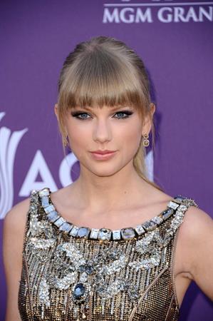 Taylor Swift 48th Annual Academy of Country Music Awards in Las Vegas 4/7/13 