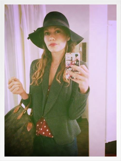 Bethany Joy Lenz-Galeotti taking a selfie