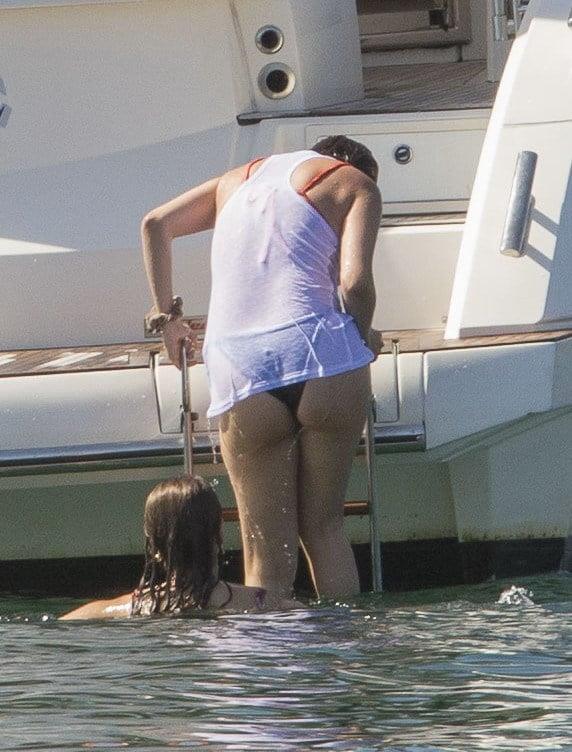 Selena Gomez - ass