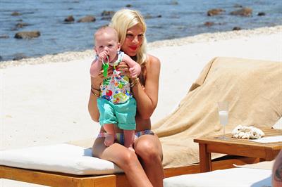 Tori Spelling Celebrates her birthday with family at the St Regis Punta Mita Resort in Mexico (May 20, 2013) 