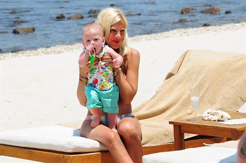 Tori Spelling Celebrates her birthday with family at the St Regis Punta Mita Resort in Mexico (May 20, 2013) 