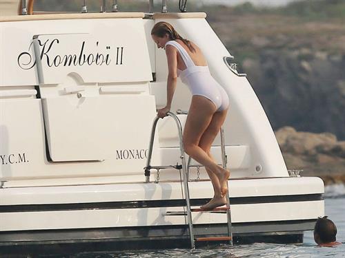Uma Thurman bathing suit on Yacht in Saint-Tropez July 7-2013 