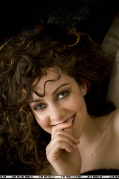 Jena Malone taking a selfie