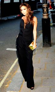 Victoria Beckham Glamour Awards at Berkeley Square Gardens (June 4) 