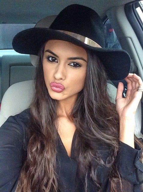 Sophia Miacova taking a selfie