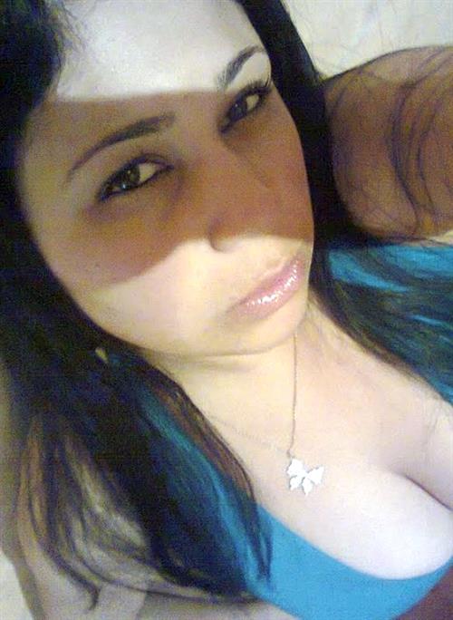 Fernanda (Nickname for Modeling Peituda Safada)
She is a hot brazilian Dancer. 
24yo from Curitiba Brazil