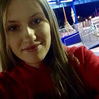 Marina Leigh taking a selfie