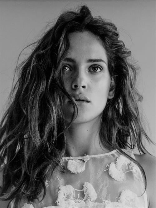 Adria Arjona
