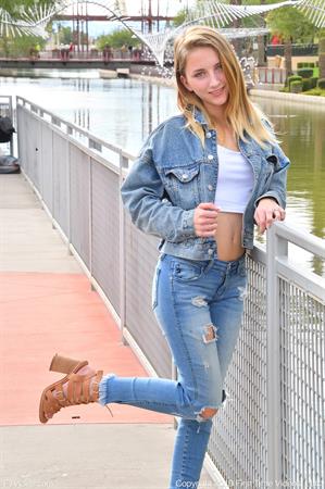 Macy Nude Pictures Near Fist And Gape