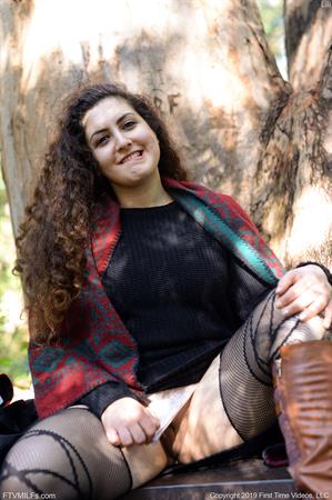 Lili Nude Pictures Woman In The Woods