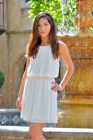 Melody-IV Nude Pictures Girl Gone Shopping