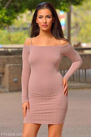 Olivia-II Nude Pictures Fashion Model Anal