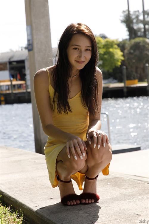 Carmen Rae Flashing Tits