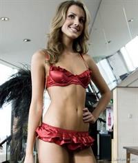 Laurda Dundovic in lingerie