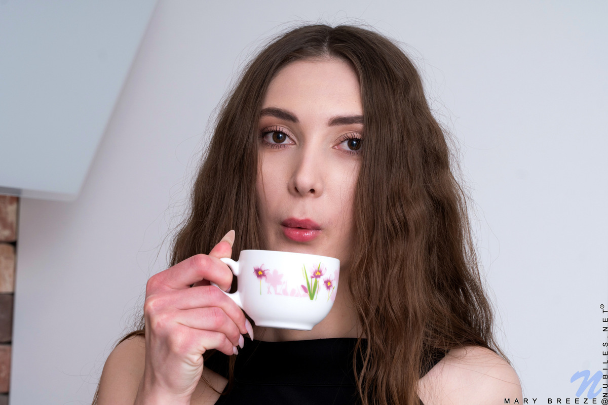 Young and horny, Mary Breeze is never shy about addressing her needs. She has a certified nubile bod that she loves showing off, from her long wavy hair to her perfect handful titties to her delectable bare twat. Watch her show you how she likes to be touched as she moans softly in delight.