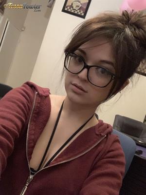 Tessa Fowler wants you to discover her diary pics showing big boobs and ass