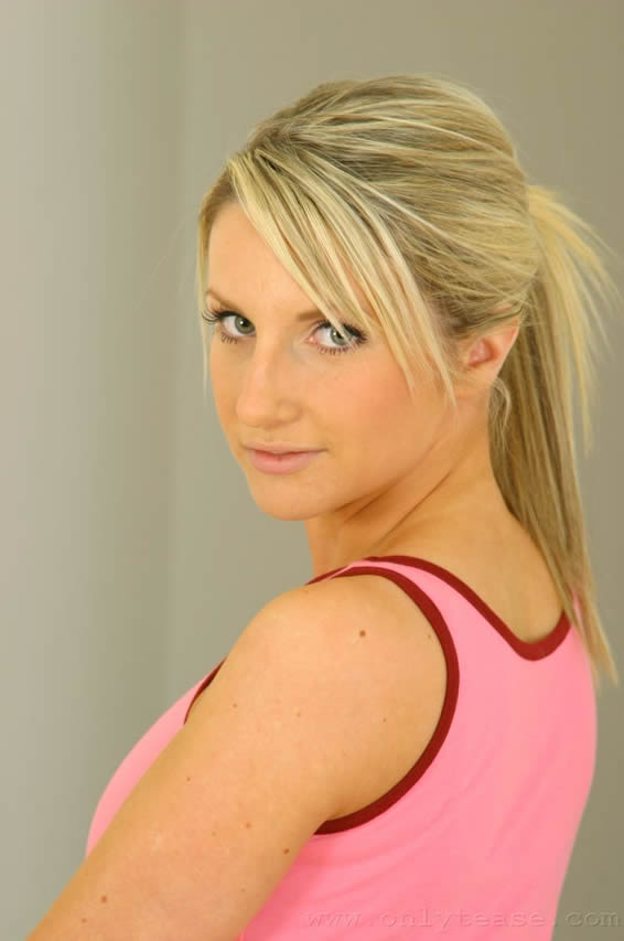  Alexandra in tight fitting gym kit 