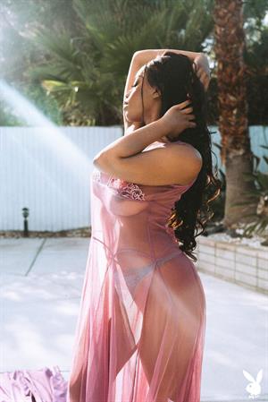 Selene Topless Pictures Curvy Selene