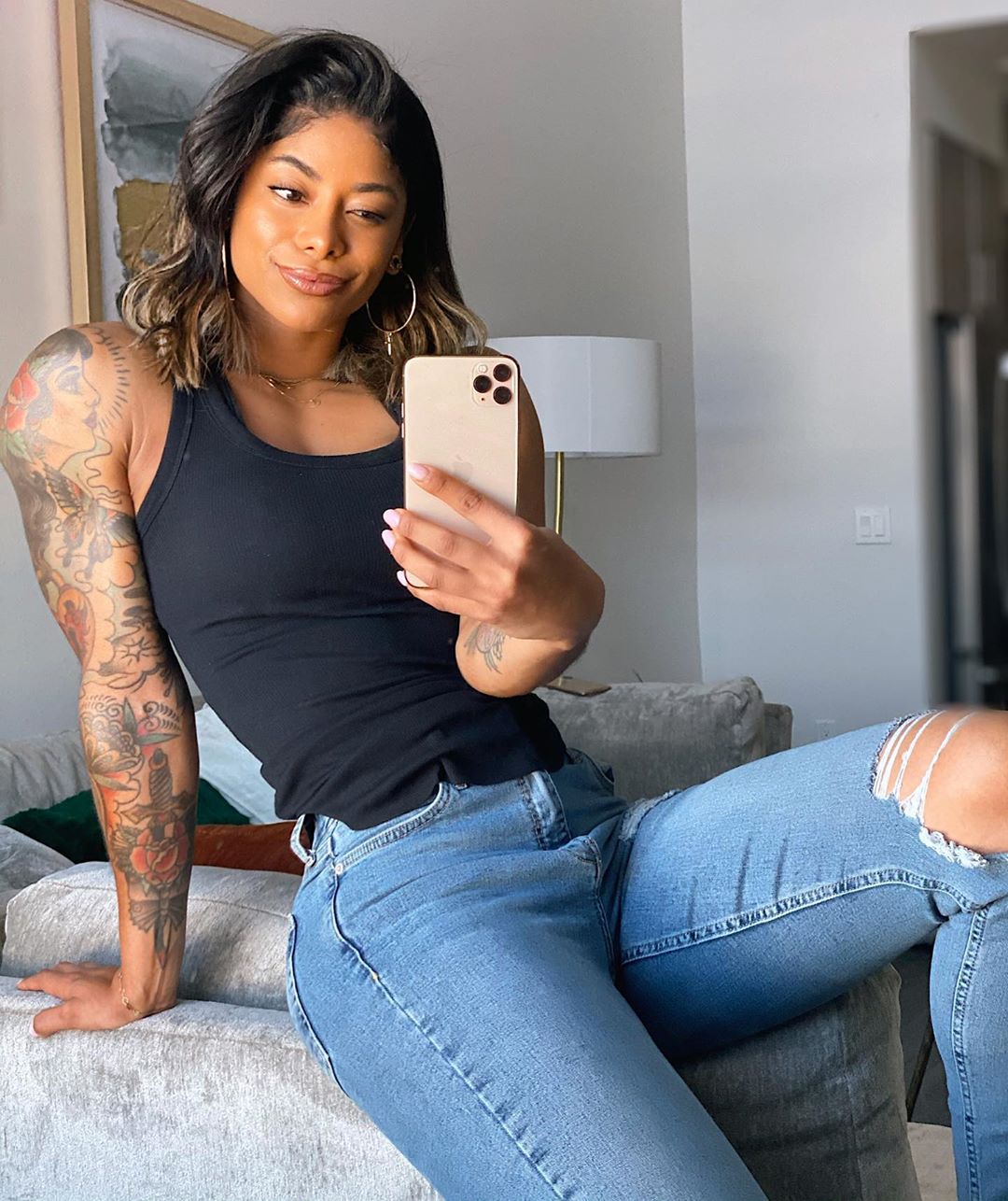 Massy Arias taking a selfie