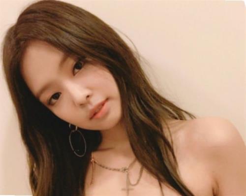 Jennie Kim Pictures Lalisa Manoban from K-Pop group Blackpink sexy photo collection showing off her famous legs and hot model body.