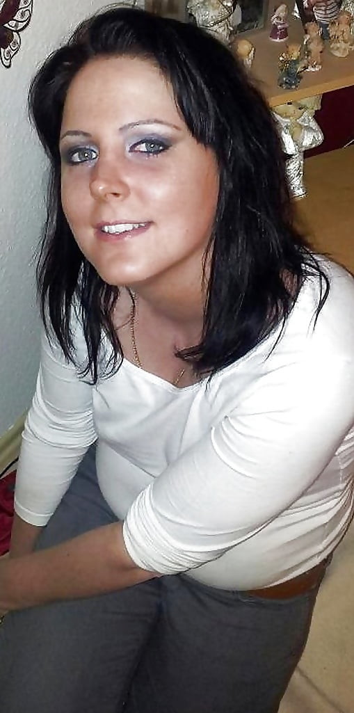 Cute Sbmissive German Girl loves attention