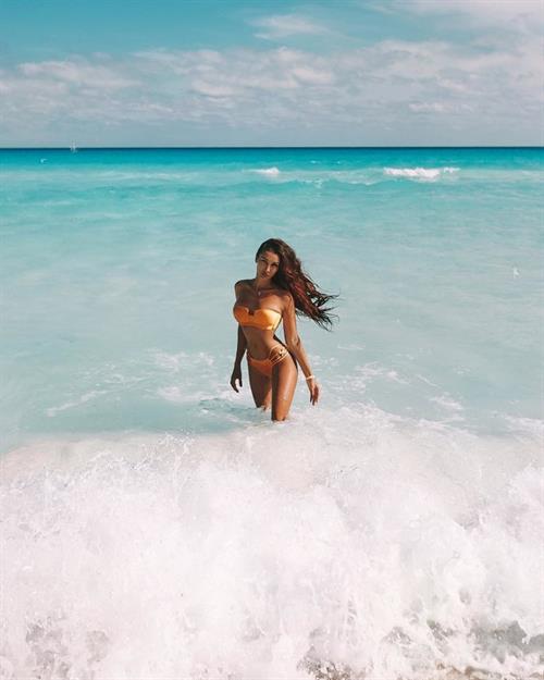 Anyuta Rai Bikini Pictures Anyuta Rai in a bikini