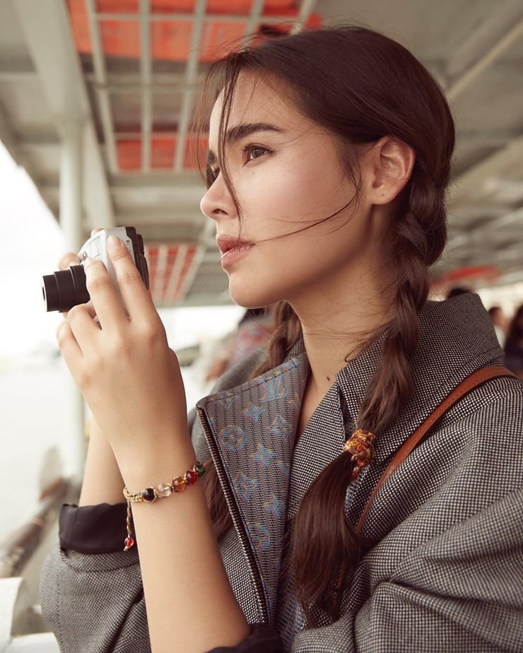 Urassaya Sperbund