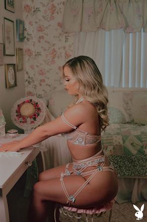 Hot Petite Curvy Jackie