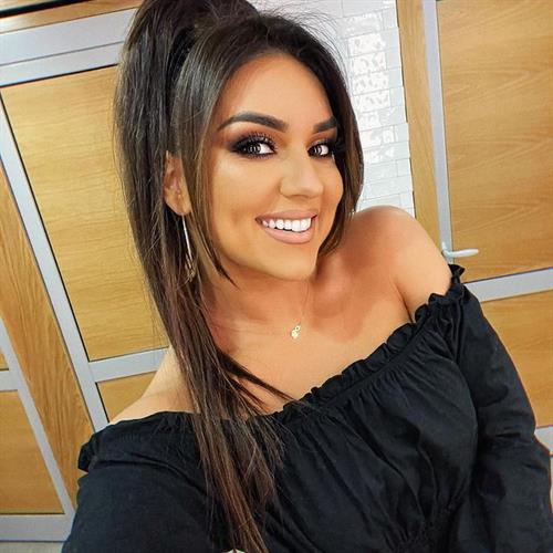 Antonija Čerkez taking a selfie