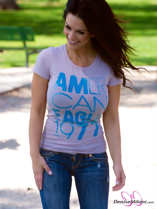 Denise Milani Photoset - WalkinPark