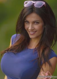 Denise Milani Photoset - BlueOutDoors