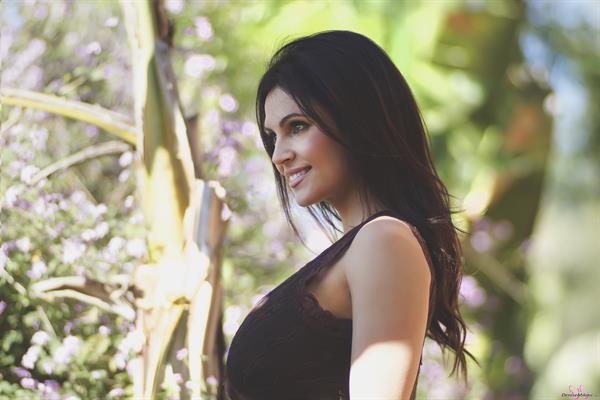 Denise Milani Photoset - InTheGarden