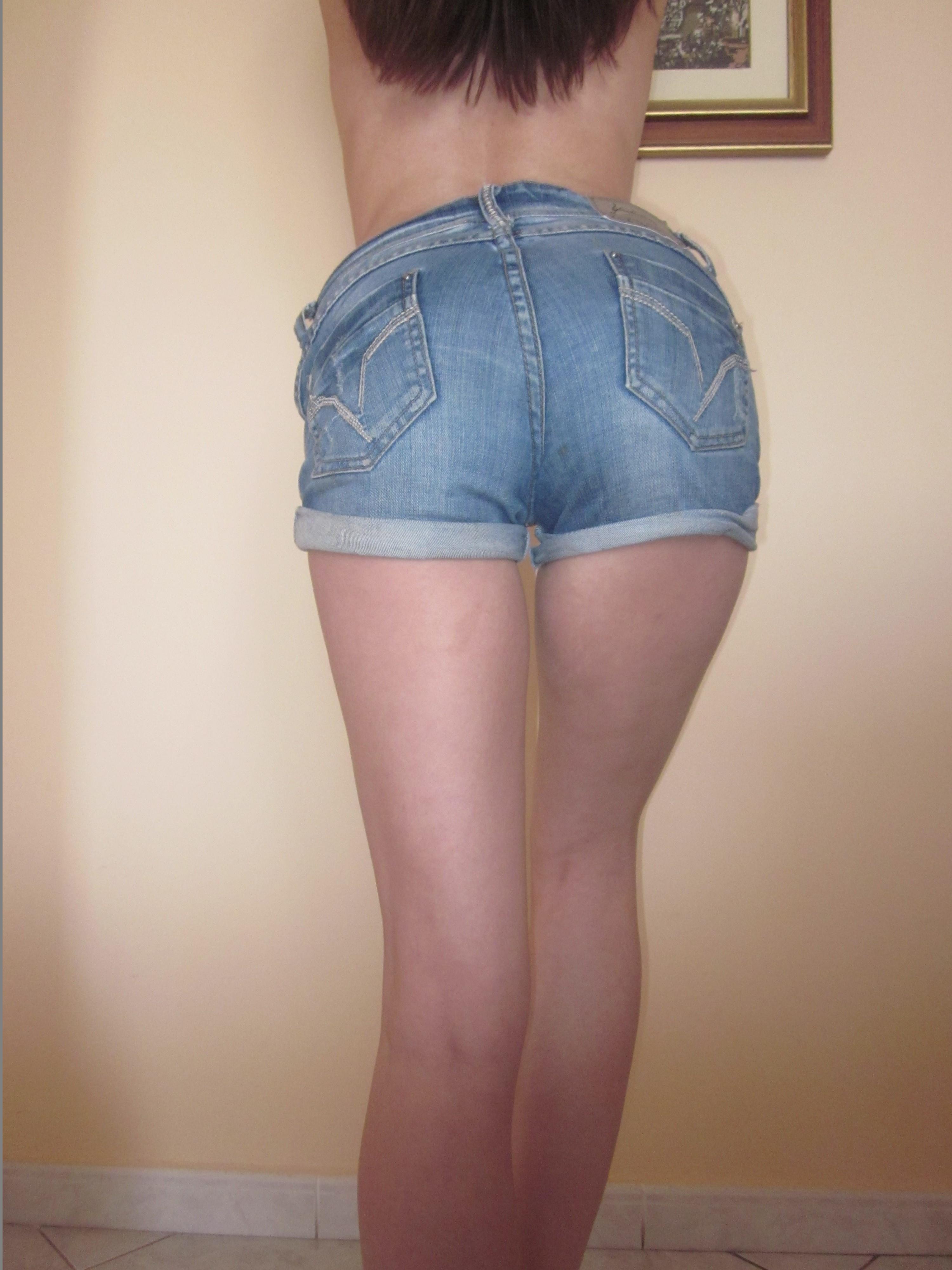 Lepricorn/Louise Hay taking a selfie and - ass