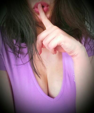 Lepricorn/Louise Hay taking a selfie