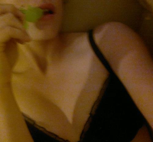 Lepricorn/Louise Hay taking a selfie