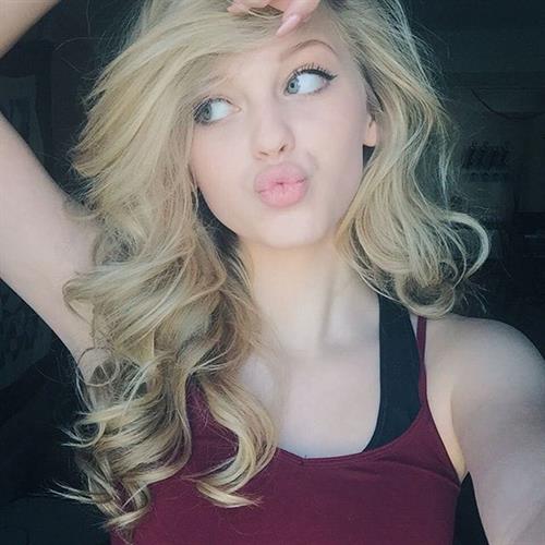 Loren Beech taking a selfie