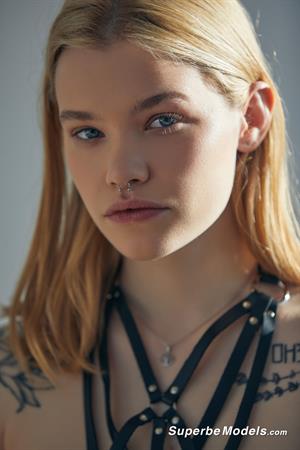 Anna Lisa Pictures Anna Lisa Go Bad