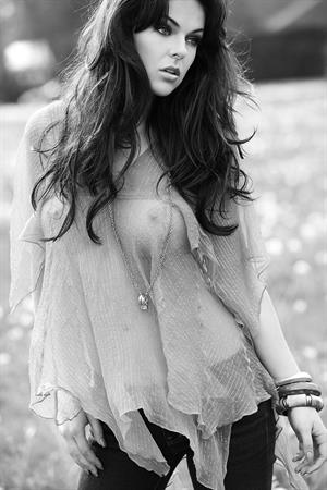 Serinda Swan black and white