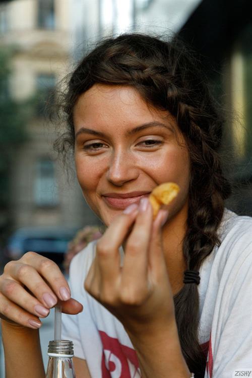 Shyla Volbeck in Sexy Jeans