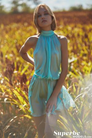 Prairie Rose with Hannah Ray - See Her Videos, Galleries and Selfie Videos at SuperBeModels