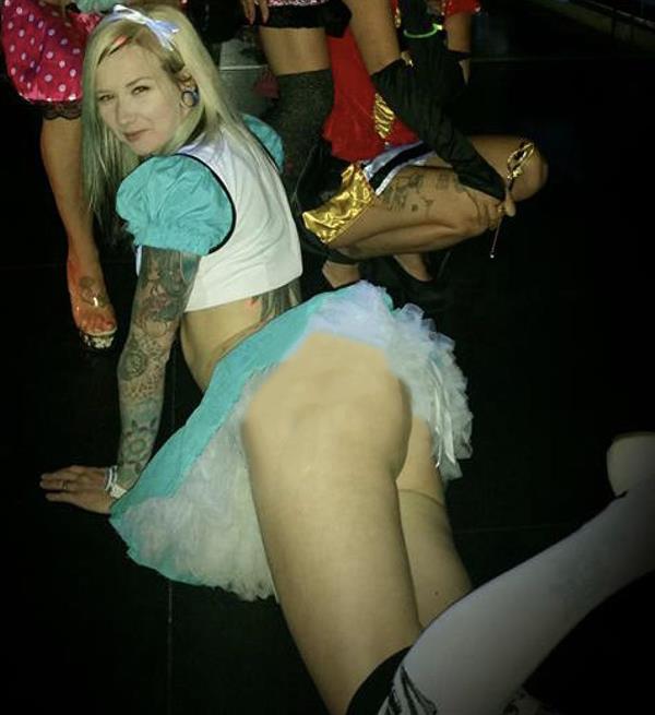 Stripper, Heather Fox, at the VUE in Hudson, FL. getting ready for some VIP action and a few blow jobs!